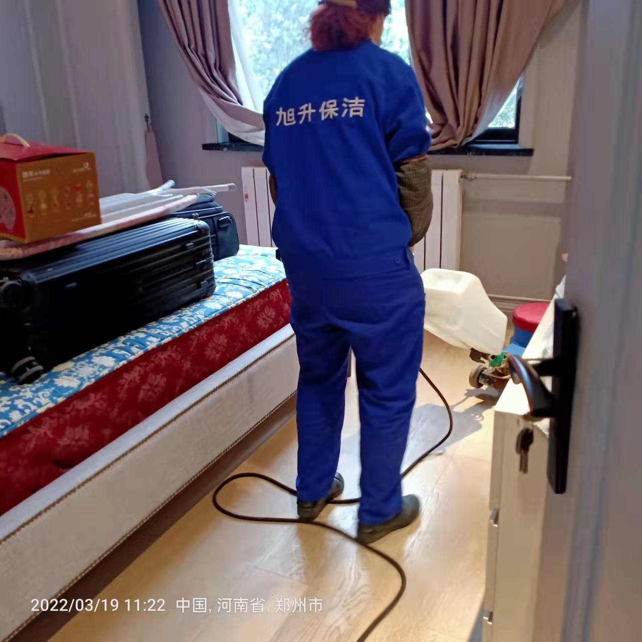 黄色国产免费观看（shēng）家政----地板打蠟